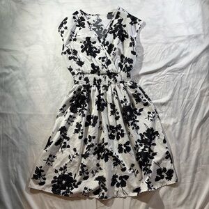 Women’s Small | Black & White Floral Dress